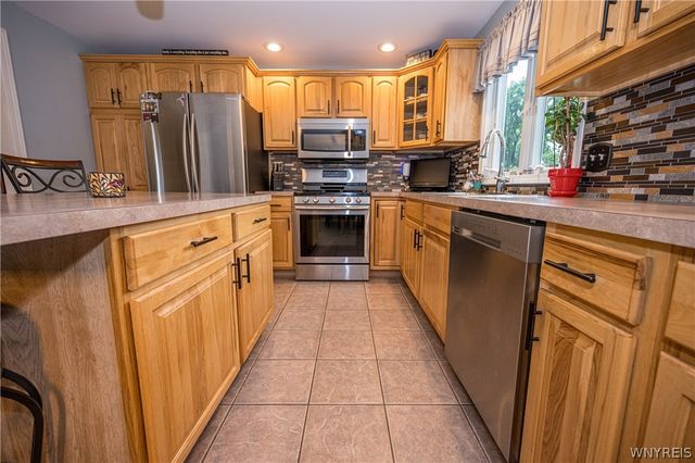 4341 Arrowwood Drive, Hamburg, NY 14075