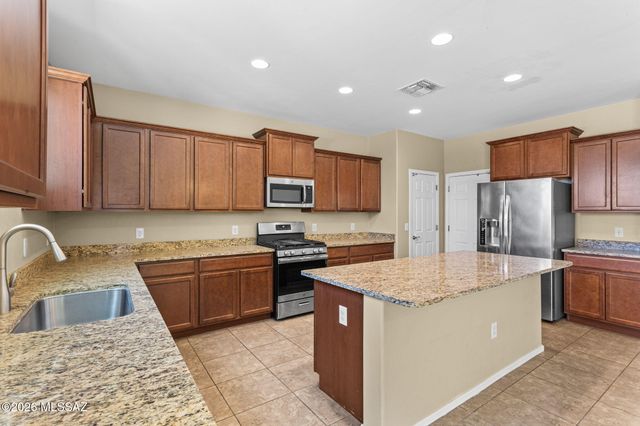 5219 E Fairy Duster Drive, Tucson, AZ 85756