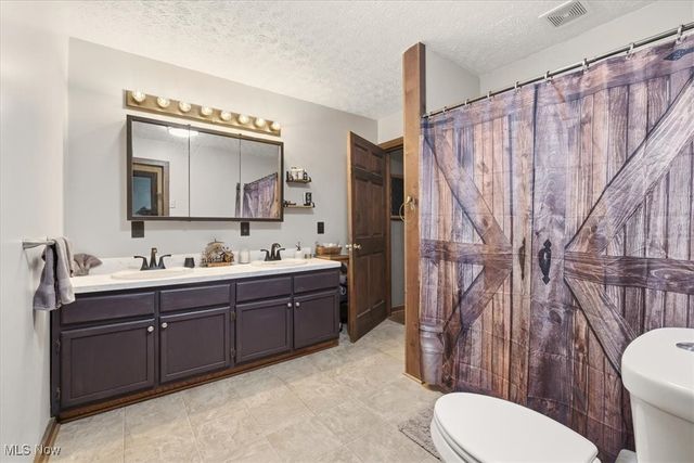 3200 Millersburg Road, Gambier, OH 43022