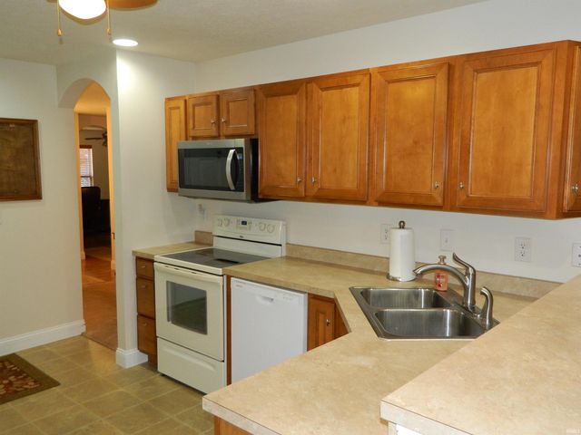 1511 S Arbor Ridge Court, Bloomington, IN 47403