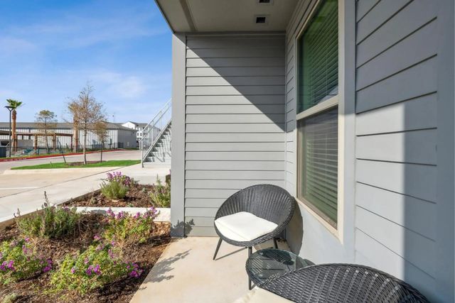 945 Blakey LN 11208, Bastrop, TX 78602