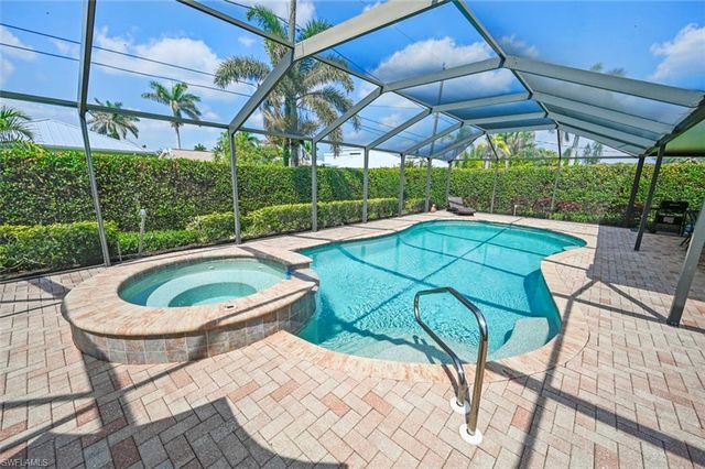 3652 Sudbury LN, Bonita Springs, FL 34134