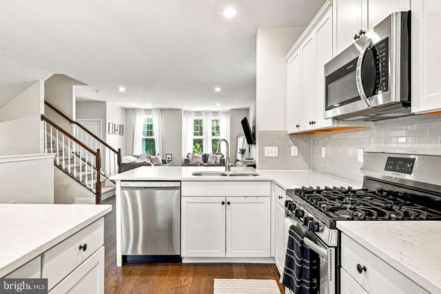 12 SULLIVAN WAY, Marlton, NJ 08053