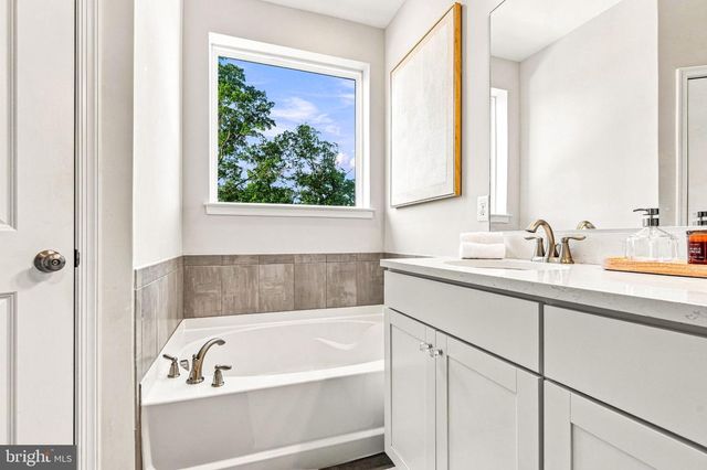 12 SULLIVAN WAY, Marlton, NJ 08053