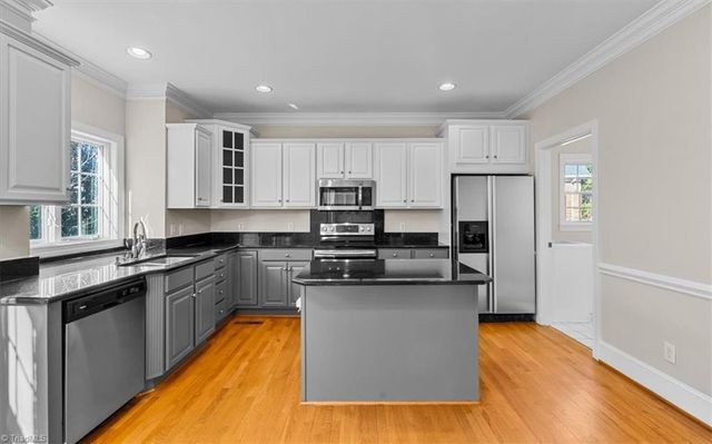 3900 Windsor Place Drive, Winston-salem, NC 27106