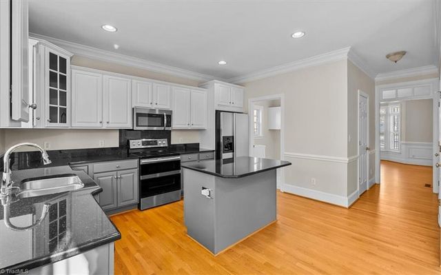 3900 Windsor Place Drive, Winston-salem, NC 27106