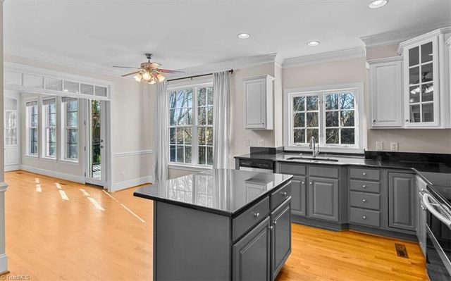 3900 Windsor Place Drive, Winston-salem, NC 27106