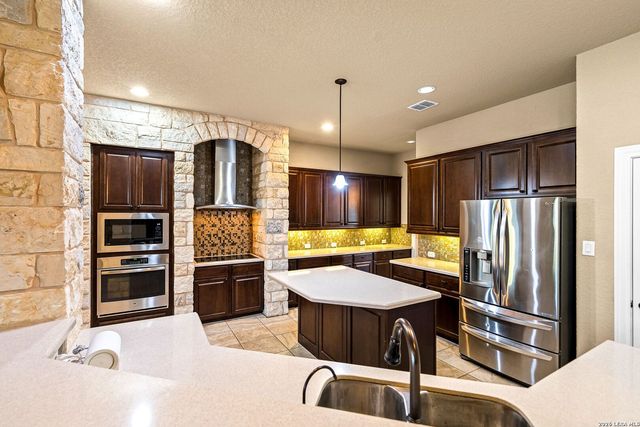 260 Mystic Shores Blvd, Spring Branch, TX 78070