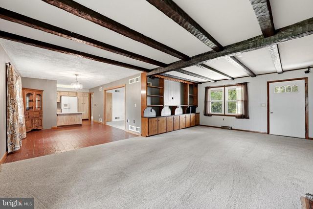 23 DRAKE AVE, Falling Waters, WV 25419