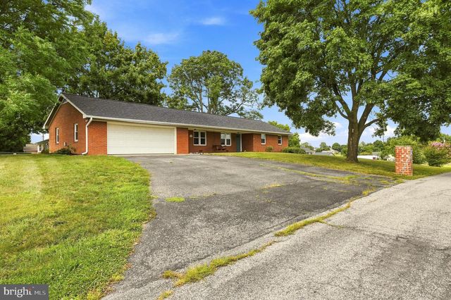 23 DRAKE AVE, Falling Waters, WV 25419