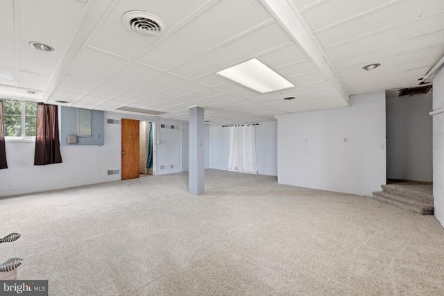 23 DRAKE AVE, Falling Waters, WV 25419