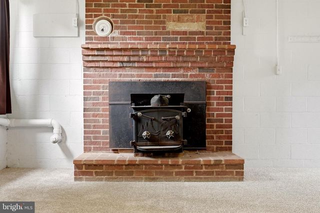 23 DRAKE AVE, Falling Waters, WV 25419