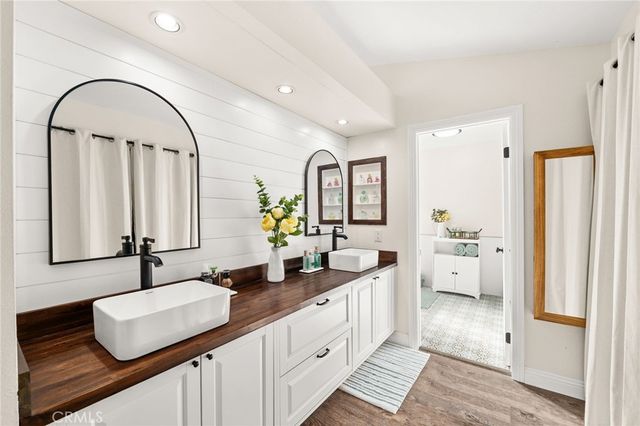 5 Los Felis, Pomona, CA 91766