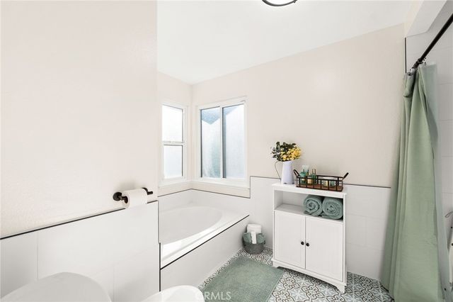 5 Los Felis, Pomona, CA 91766