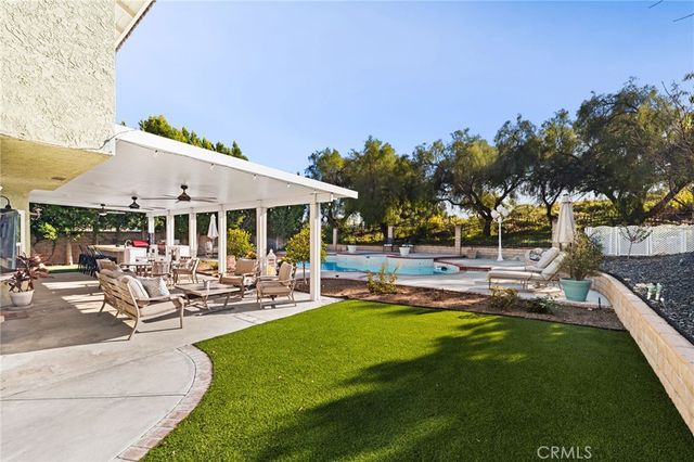 5 Los Felis, Pomona, CA 91766