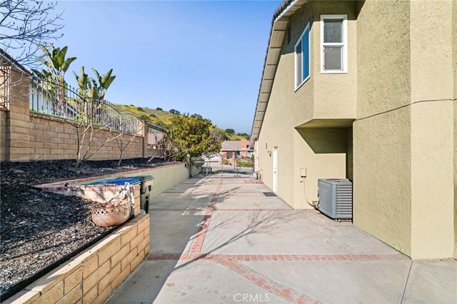 5 Los Felis, Pomona, CA 91766