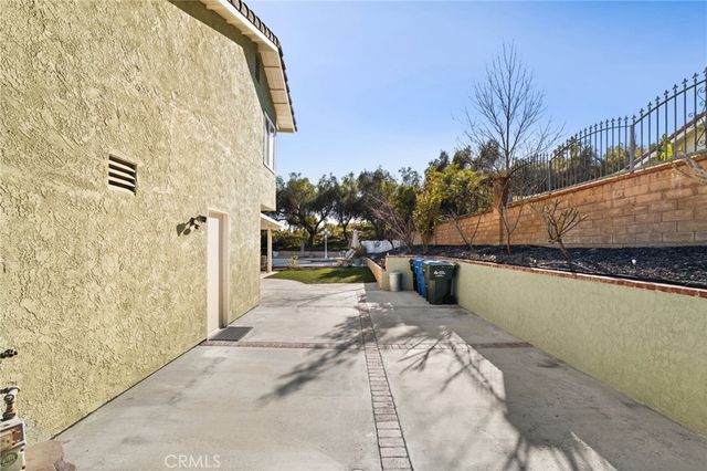 5 Los Felis, Pomona, CA 91766
