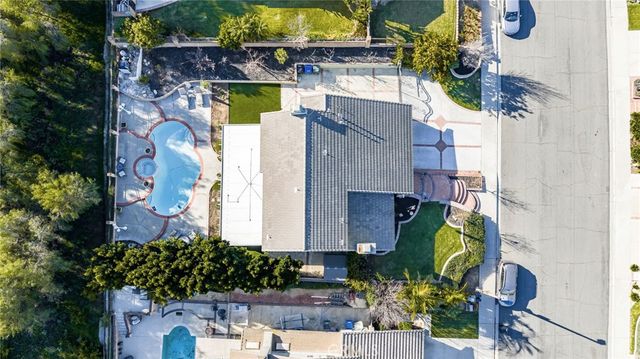 5 Los Felis, Pomona, CA 91766