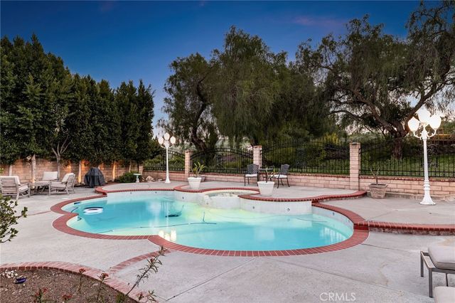 5 Los Felis, Pomona, CA 91766