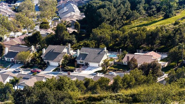 5 Los Felis, Pomona, CA 91766