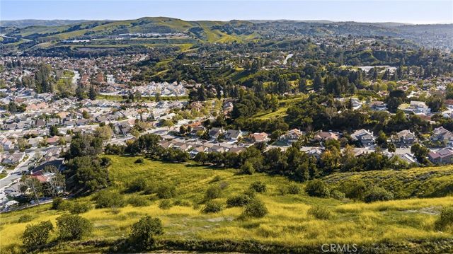 5 Los Felis, Pomona, CA 91766