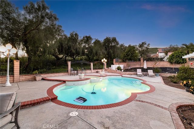 5 Los Felis, Pomona, CA 91766