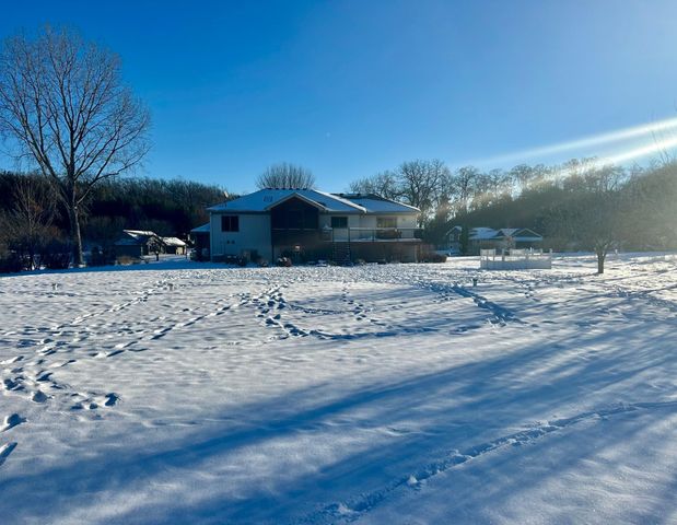 N8125 940th Street, River Falls, WI 54022