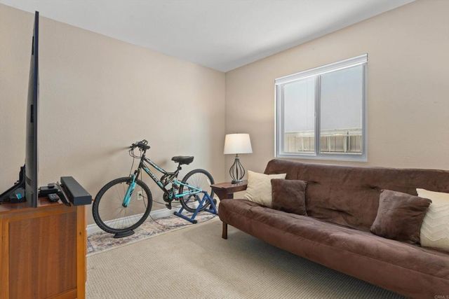 538 Jobe Hill Drive, Vista, CA 92081