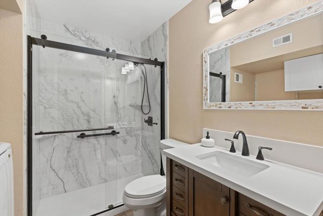 538 Jobe Hill Drive, Vista, CA 92081