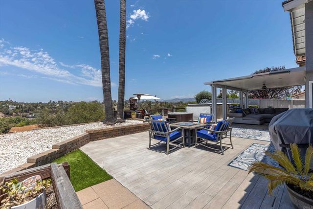 538 Jobe Hill Drive, Vista, CA 92081