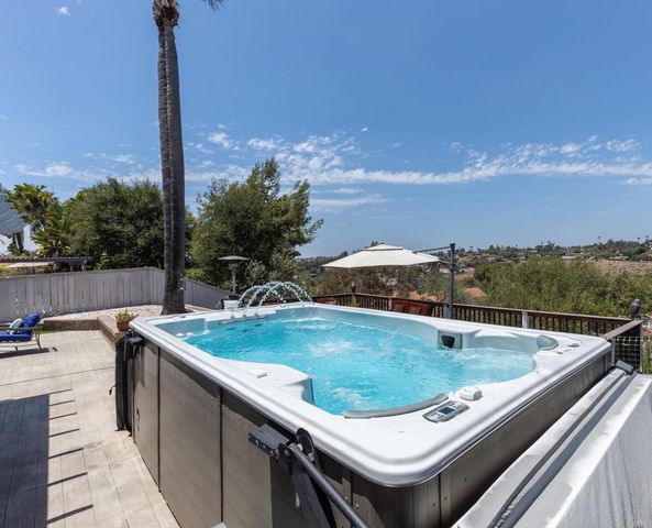 538 Jobe Hill Drive, Vista, CA 92081