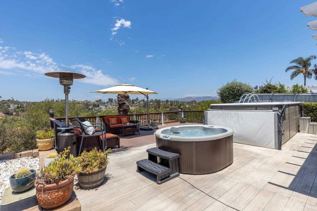 538 Jobe Hill Drive, Vista, CA 92081