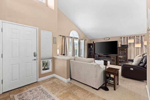 538 Jobe Hill Drive, Vista, CA 92081