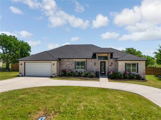 203 Mcelroy Street, Southmayd, TX 76273