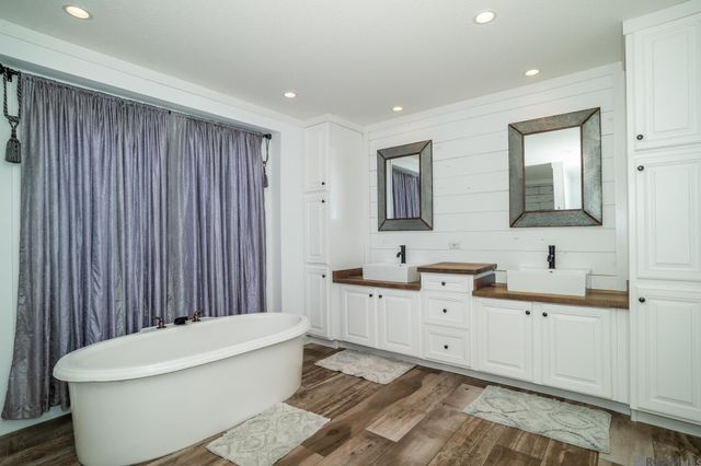 12162 Elmo Lambert Rd, St Amant, LA 70774