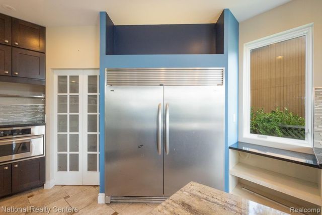 8871 Lakeview Drive, White Lake, MI 48386