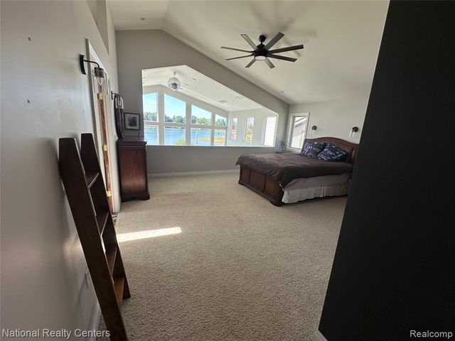 8871 Lakeview Drive, White Lake, MI 48386