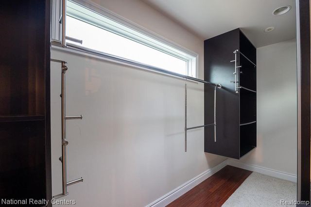 8871 Lakeview Drive, White Lake, MI 48386