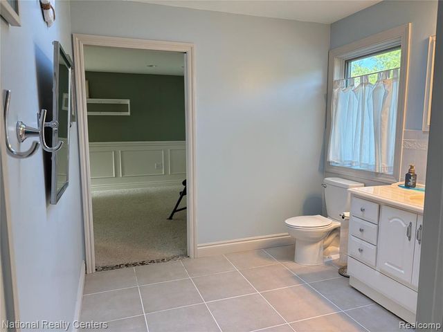 8871 Lakeview Drive, White Lake, MI 48386