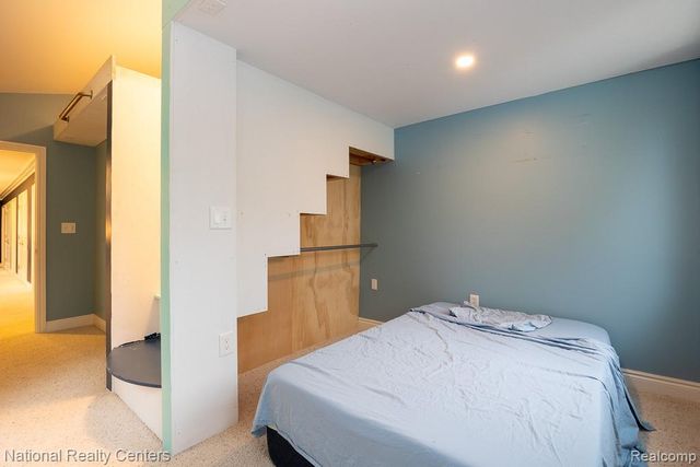 8871 Lakeview Drive, White Lake, MI 48386