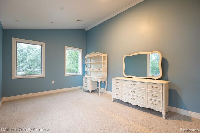 8871 Lakeview Drive, White Lake, MI 48386