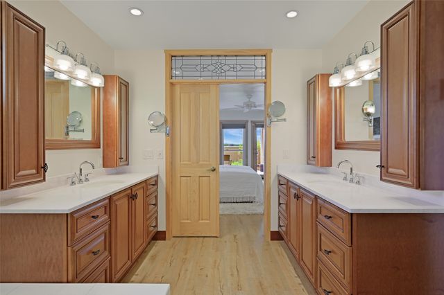 12 Featherbush Court, Santa Fe, NM 87508
