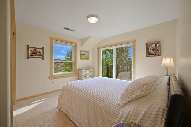 12 Featherbush Court, Santa Fe, NM 87508