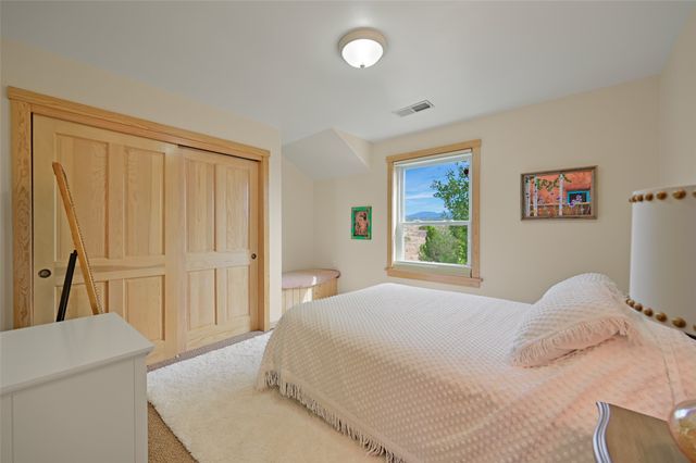 12 Featherbush Court, Santa Fe, NM 87508