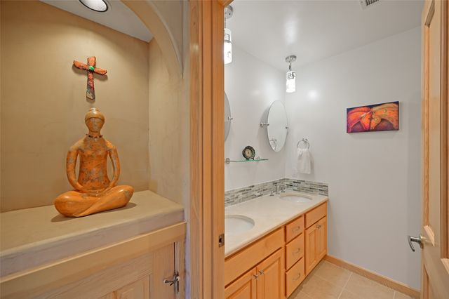 12 Featherbush Court, Santa Fe, NM 87508