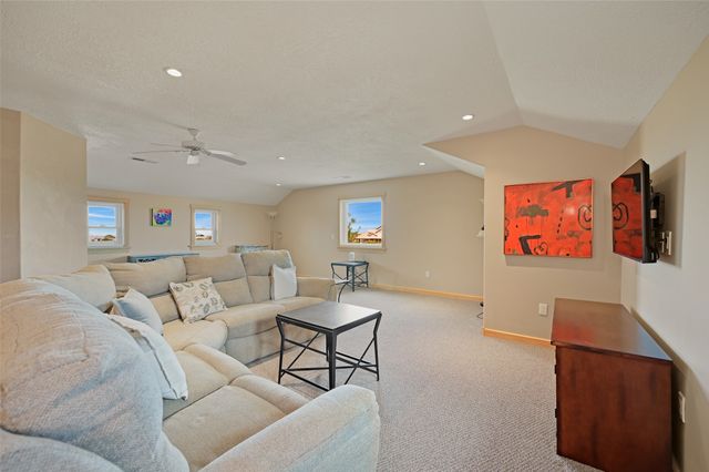 12 Featherbush Court, Santa Fe, NM 87508