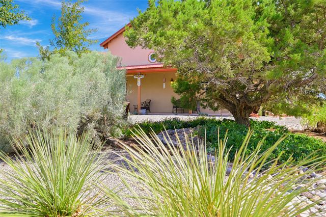 12 Featherbush Court, Santa Fe, NM 87508