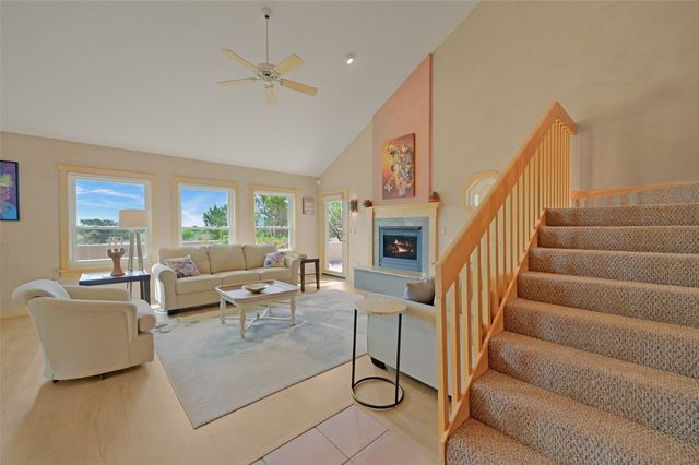 12 Featherbush Court, Santa Fe, NM 87508