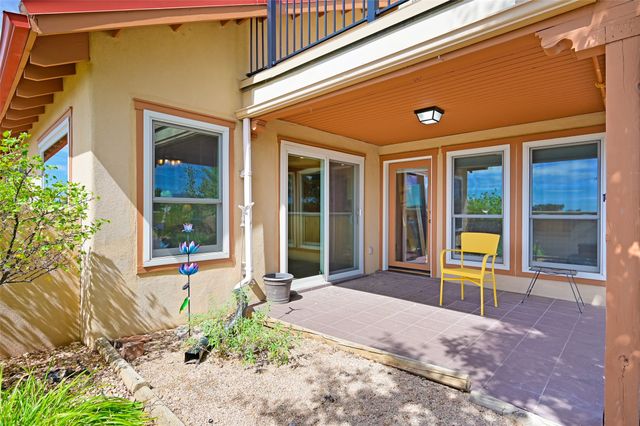 12 Featherbush Court, Santa Fe, NM 87508