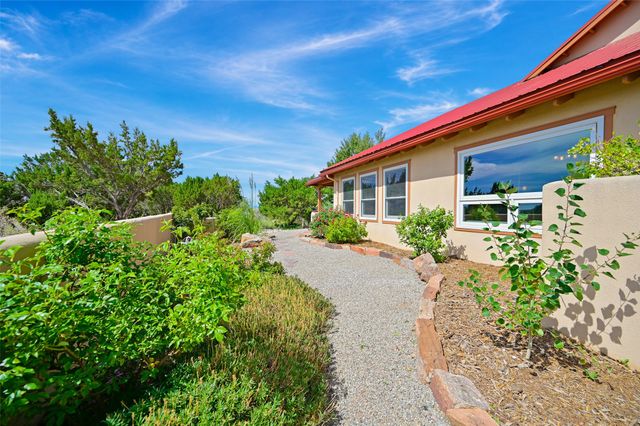 12 Featherbush Court, Santa Fe, NM 87508